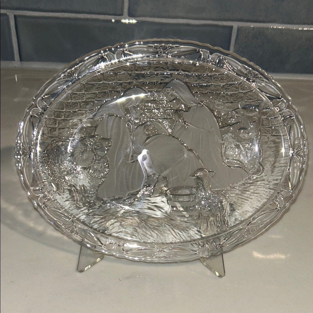Clear Glass Nativity Scene Plate w holder